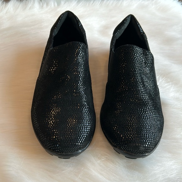 EUC Vaneli Black Suede Slip On Shoes, 9 1/2 M - Picture 2 of 11